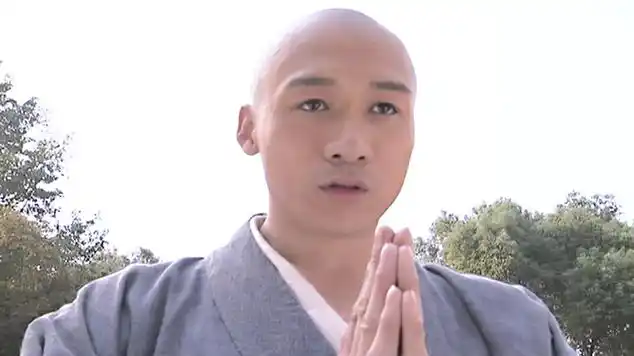 天龙八部15:虚竹削发回少林做和尚,凭借小无相功力战鸠摩智