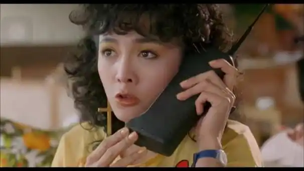 靠努力闯出一片天,事业风光却情路坎坷,如今郑裕玲依然怡然自得