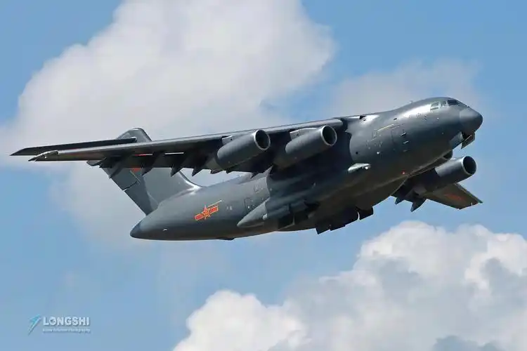 运20亮相欧洲航展吸引西方目光买大型军用运输机是唯一选择