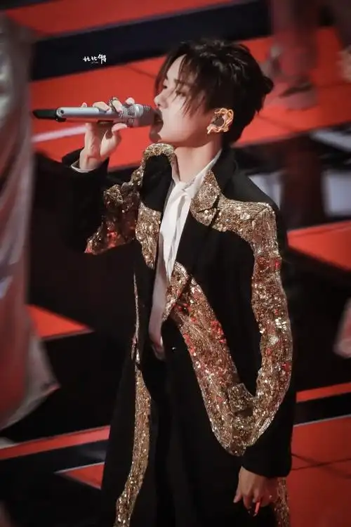 易烊千玺 天猫双十一晚会