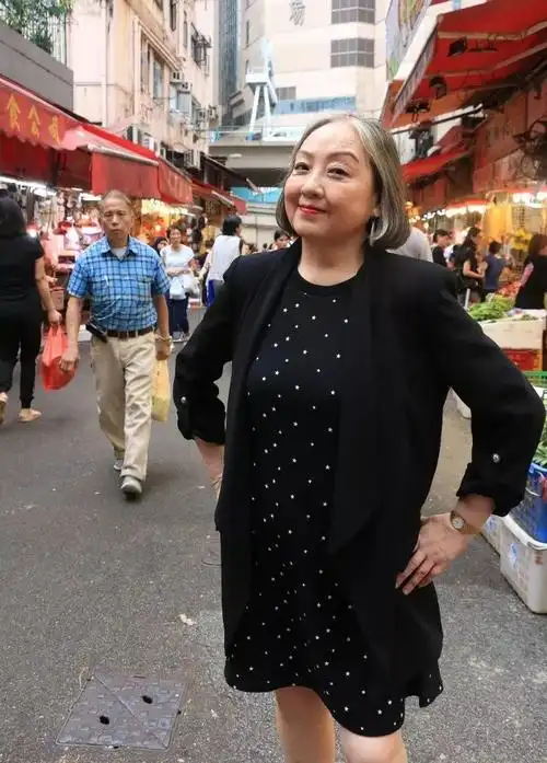 卢宛茵入行多年,所饰演的角色大多都是妈妈类型,但是她却可以演活每一