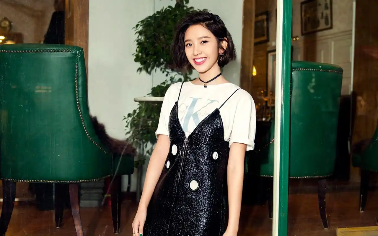 短发美女唐艺昕气质高清桌面壁纸