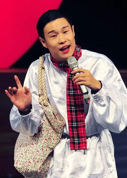 小沈阳被恶搞长发及腰网友:好无违和感,小沈阳微博转发:我服了这是谁