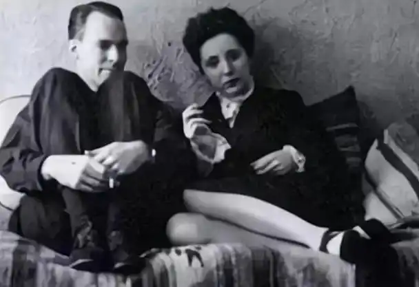 法国女人阿娜伊斯:同时嫁两夫,一个帅气一个多金,死后才被发现