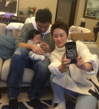 马丽与小11岁老公探望好友,沈腾老婆也曾受邀,发福明显准备生二胎