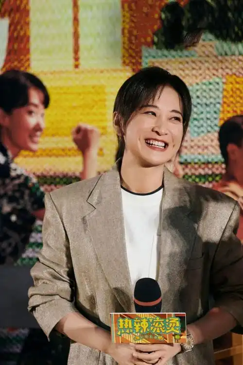 《热辣滚烫》:贾玲减重一百斤,可女主的蜕变不止于此