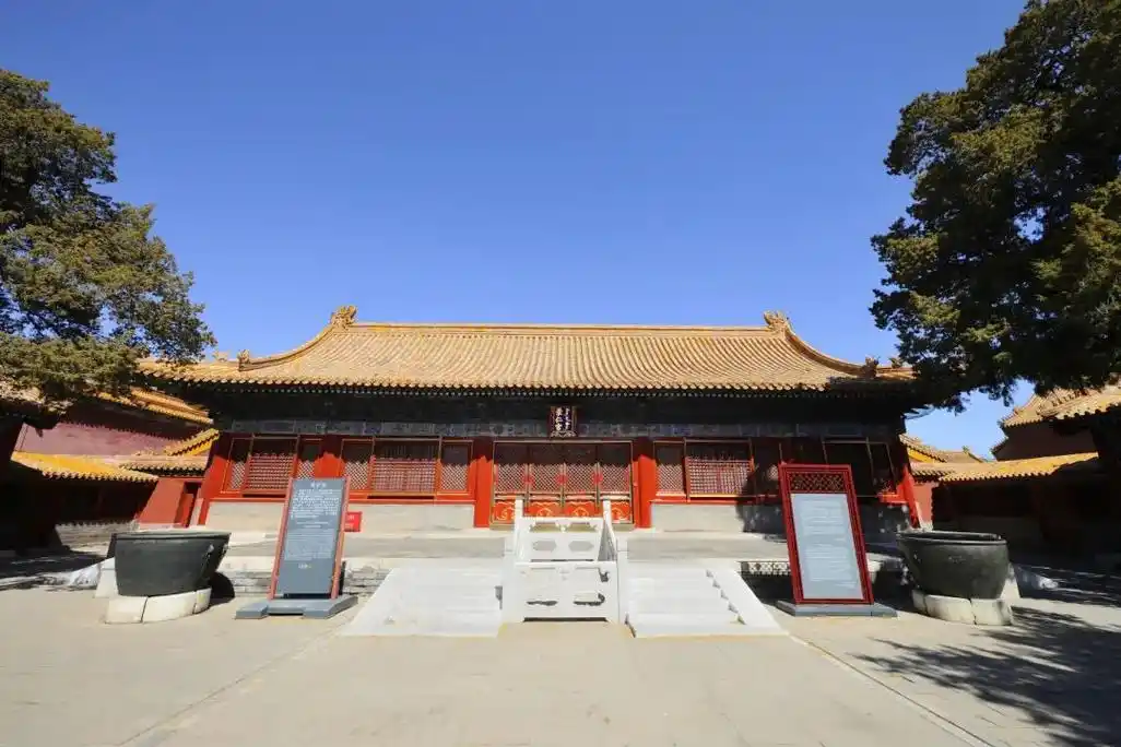 景仁宫(图源故宫博物院官网)紫禁城"前朝"主要是三大殿(太和殿,中和殿