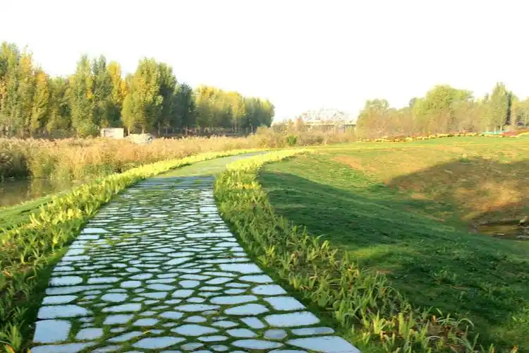 曝光过度,曝光正确,曝光不足(宁可不足,不可过度)曝光过度后期没法