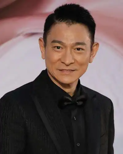 发哥一句"你算什么东西",让刘德华铭记了40年,至今仍感激不已