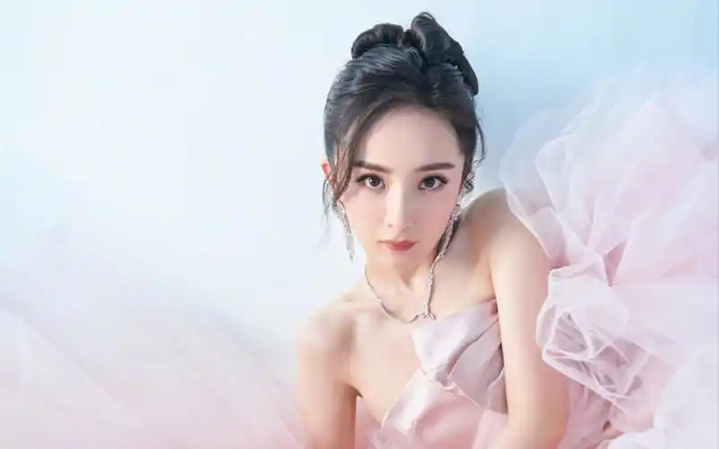 杨幂粉色纱裙性感写真桌面壁纸