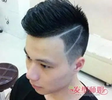 男生侧面刻痕两杠短发帅气冲天 硬汉男生后面刮痕发型图片大全