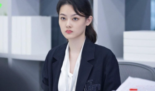 扩展资料: 王颖飞的其他简介: 王颖飞,高中时就非常