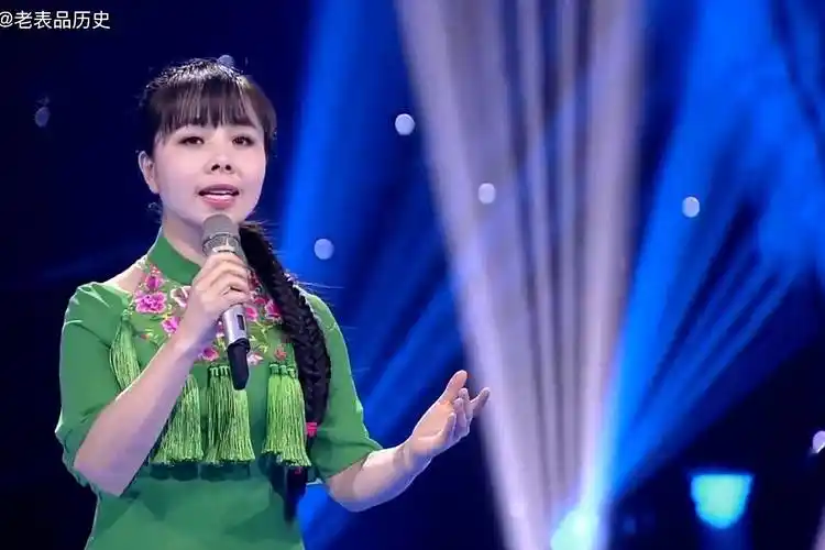 山西民歌桃花红杏花白王二妮演唱唱的声情并茂真好听