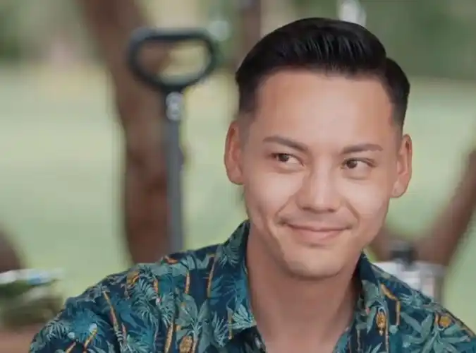 陈伟霆素颜皮肤状态很健康,直言在家爱洗碗,恰巧何穗曾大秀厨艺_腾讯