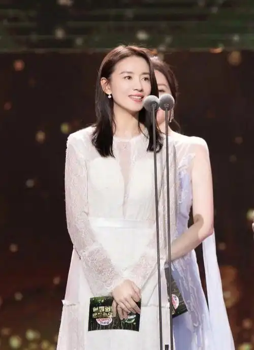 2月7日下午,著名演员董洁传来最新消息!