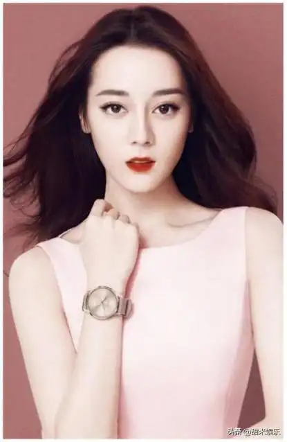 "工具人"杨幂:为李易峰丑闻背锅,让嘉行市值飙升50亿今被踢出局