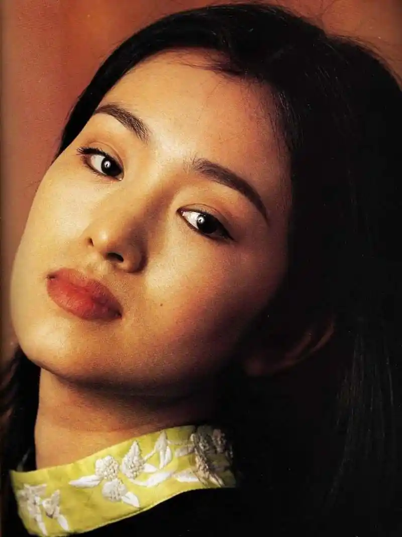 巩俐年轻时,媚眼如丝#美人