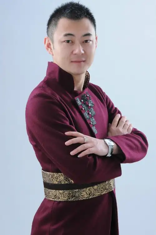 哈琪(其他人物相关)哈琪,华语实力派原创男歌手,早期以《草原三部曲》