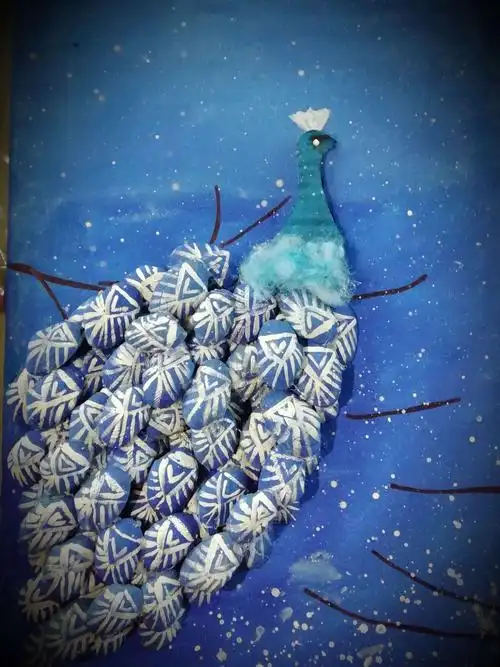 龙岩技师学院幼教班手工作品-----废旧物品装饰画