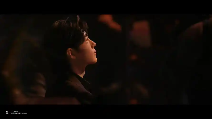 唯艾筱(处罚中):#肖战 在这压抑的工作中 只有你是我唯一的快乐