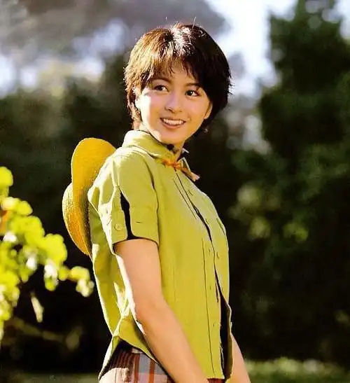 梁咏琪双胞胎割了双眼皮颜值大跌后期都处理不了刀疤