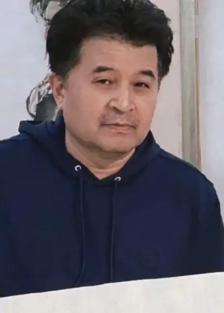 毕福剑直播百余人观看只能露面半小时网友这种人还有脸出来