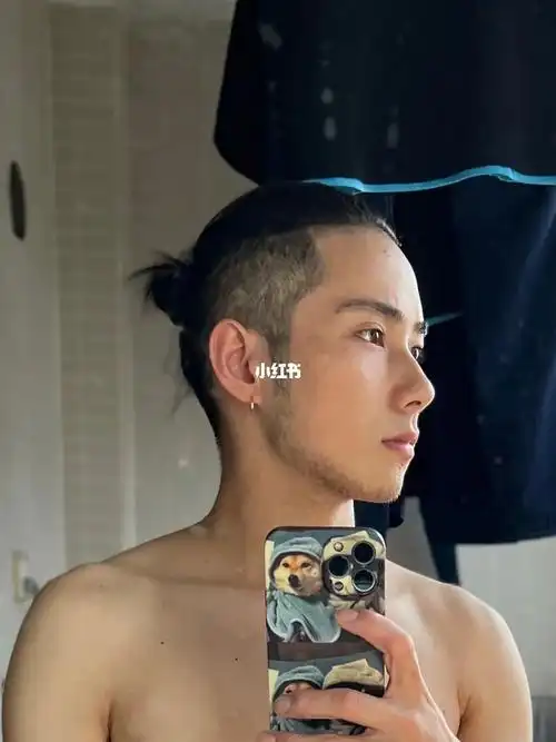 留不留胡子男生长头发没胡子真的很娘蛮