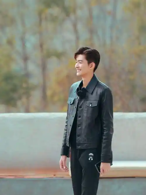 原创张翰偶像包袱太重干农活也不忘耍帅这精致程度也是没谁了