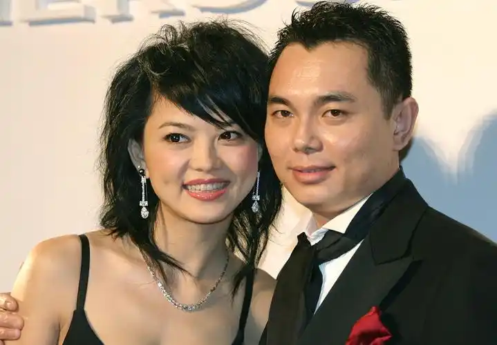 李湘离开湖南卫视后,老公拍电影又不赚钱,为何还能花钱如流水?