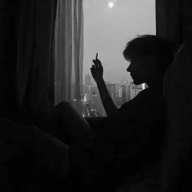 失恋的头像男生心碎伤心分手照片伤感图片男