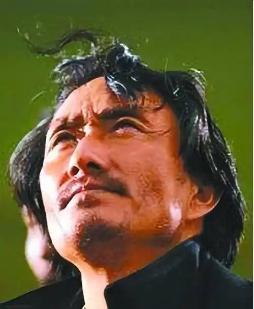 藏族演员多布杰:出道34年不开豪车不用助理,老戏骨的坚守和幸福_生活