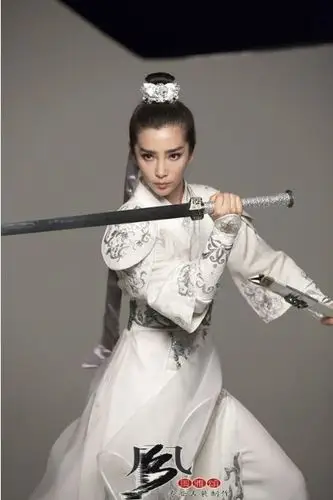 李冰冰女服女侠超酷霸气白色帅气绣花侠女古装民族服装