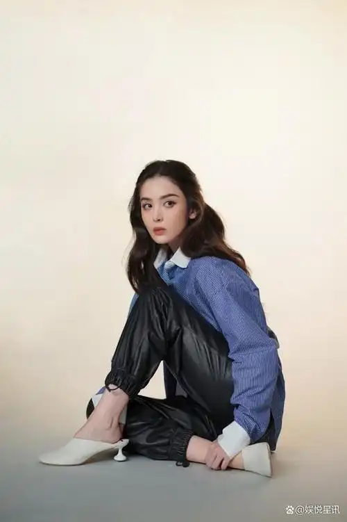 古力娜扎工作花絮照流露时尚魅力,多变造型彰显女神风采