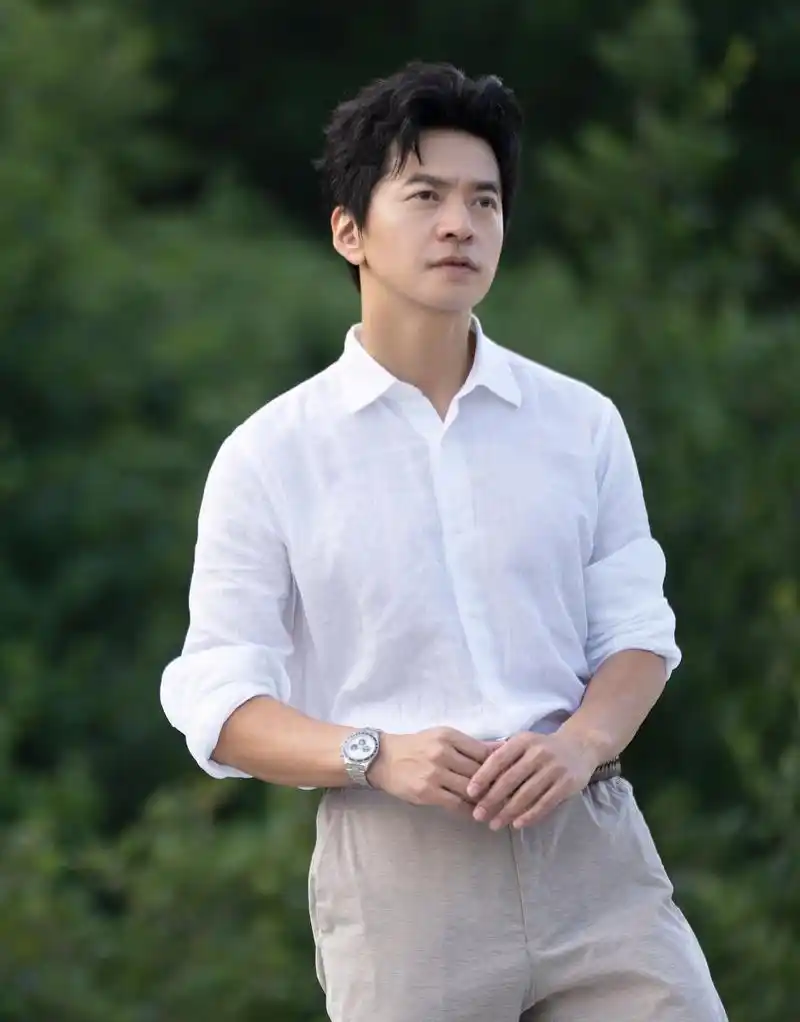 48岁的李健,挺拔矫健,这状态也太好了吧!