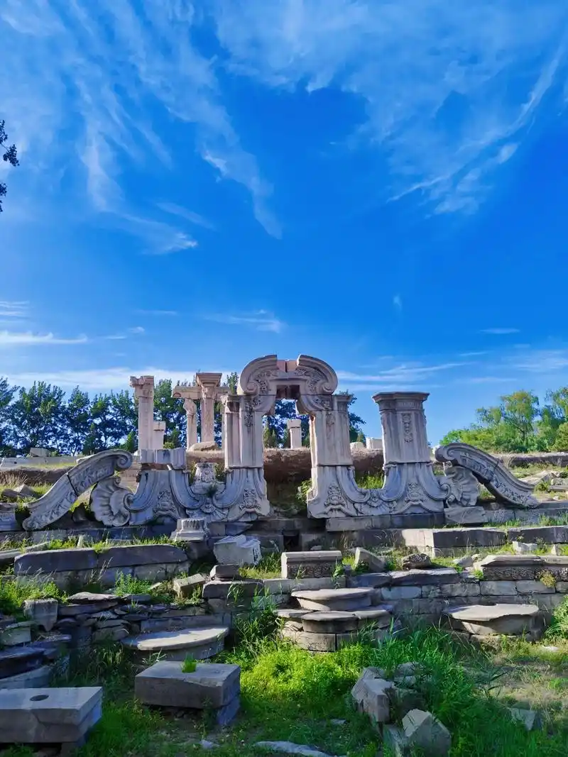 圆明园.圆明园,中国清代大型皇家园林,位于北京市海淀区清华西 - 抖音