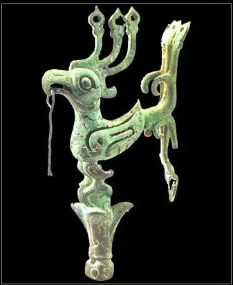 三星堆铜鸟鸟图腾——燧人氏夷族后裔主要图腾牛首炎帝族图腾——牛首