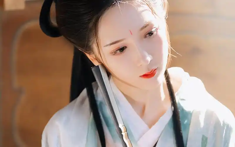 唯美动人古装美女写真桌面壁纸