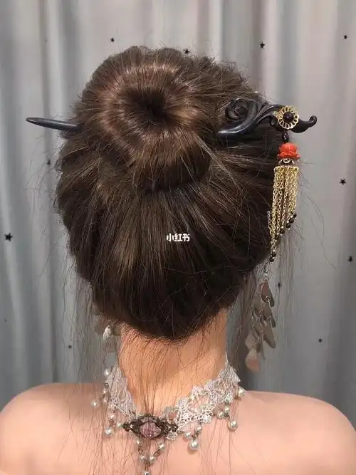 夏天旗袍丸子头