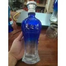 2017年剑南春老酒瓶