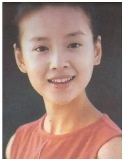 明星老照片,还很土气的张雨绮,年轻时的董洁,你都能认出来吗?