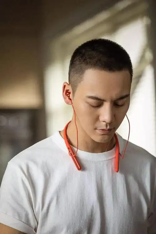 易烊千玺周冬雨掀起寸头热 这才能看出真颜值|男士|寸头|明星_新浪时