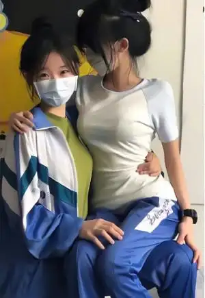 一张初中女生神仙图片,好羡慕啊!