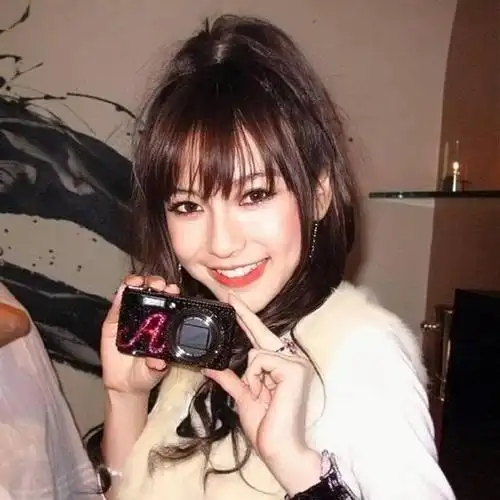 新浪娱乐讯 近日,一组angelababy早期旧照引发热议,二十岁左右的baby