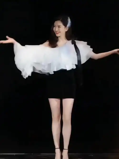 江江热舞#江疏影#大长腿#超酷 #秀出不凡