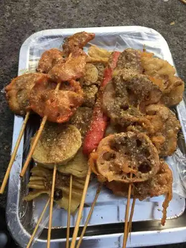 油炸香酥麻辣烫-"我最爱吃他家的炸素鸡.脆的,配芝麻酱很.