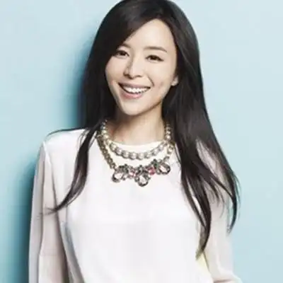 图张静初整容前后照片曝光前额异常凸起似南极仙翁