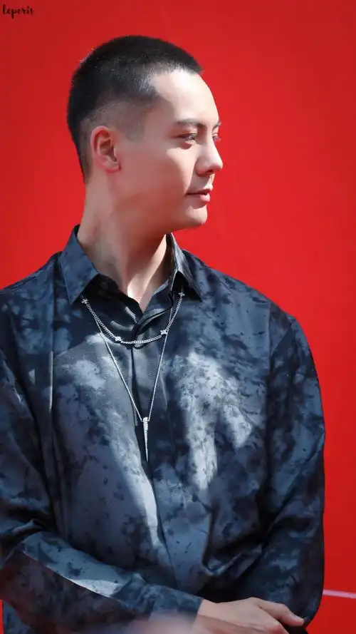 来康康陈伟霆的百变发型和发色