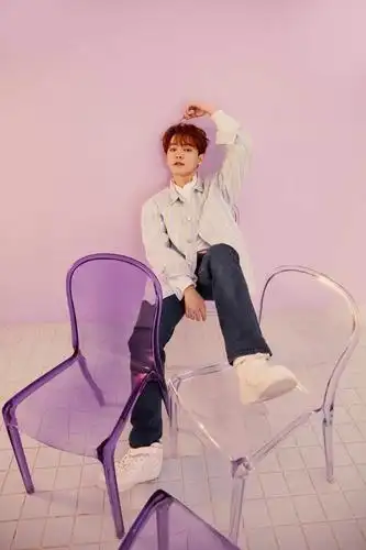 [消息]尤长靖春日写真福利送达 简单惬意展现满满元气