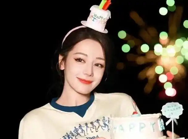 一场生日宴,娱乐圈"人情冷暖",在迪丽热巴身上体现得淋漓尽致