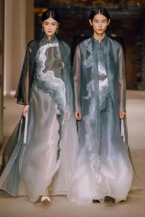 "新中式穿搭"这几年为何这么火?到底讲究在哪里?